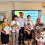 (Қазақша) Педагог-ардагерлерді салтанатты құрметтеу